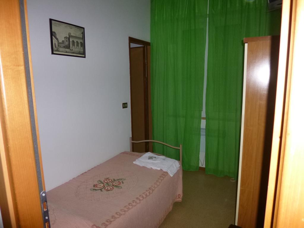 Consul Hotel Rimini Bilik gambar